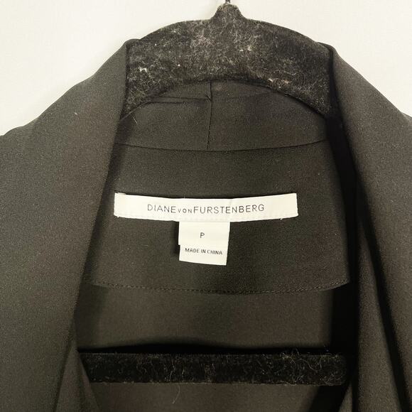 Diane Von Furstenberg P XSP Black Reagan VNeck Draped Sleeveless Blouse Top - Picture 4 of 10